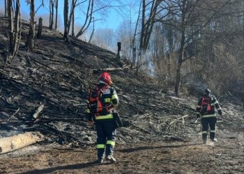 Pompierii din Târgu Lăpuș intervin din nou la Breaza pentru lichidarea ultimelor focare