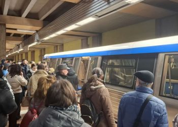 Tragedie la metrou în București. O persoană a murit după ce a fost prinsă sub o garnitură în stația Piața Unirii