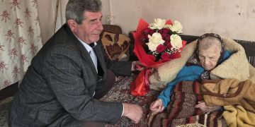 Centenar sărbătorit la Șomcuta Mare: Maria Nistor, simbol al unui secol de viață