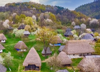 De 8 Martie, intrare gratuită pentru doamne și domnișoare la Muzeul Satului din Baia Mare