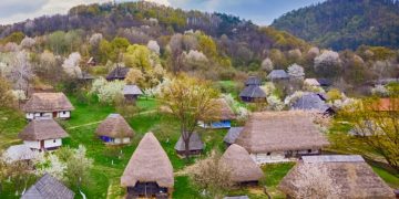 De 8 Martie, intrare gratuită pentru doamne și domnișoare la Muzeul Satului din Baia Mare