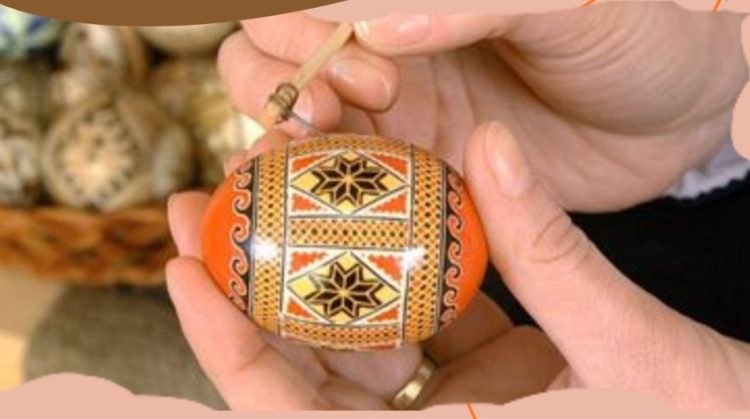 Atelier de încondeiat ouă pentru începători, organizat la Muzeul Județean de Istorie și Arheologie Maramureș