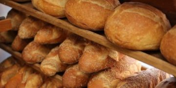 Cel mai negru scenariu pentru scumpirea pâinii după majorarea prețurilor la motorină și la gaze naturale: creștere cu peste 35%