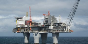 Prețul gazelor în Europa crește cu 25% pe fondul crizei iraniene și blocajului din Strâmtoarea Ormuz