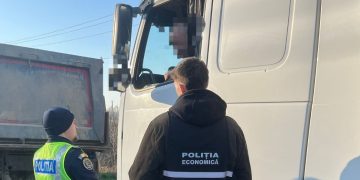 Acțiune a polițiștilor economici. Amenzi de 30.000 de lei și sute de produse contrafăcute indisponibilizate