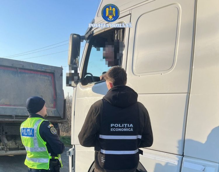 Acțiune a polițiștilor economici. Amenzi de 30.000 de lei și sute de produse contrafăcute indisponibilizate