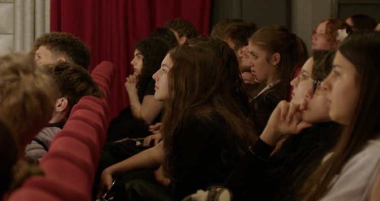 Patru zile de emoție pe scenă – Festivalul Acting a adus liceeni din toată țara în Baia Mare