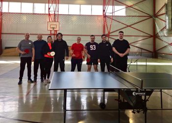 Polițiștii maramureșeni au schimbat uniforma pe paleta de tenis de masă