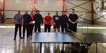 Polițiștii maramureșeni au schimbat uniforma pe paleta de tenis de masă