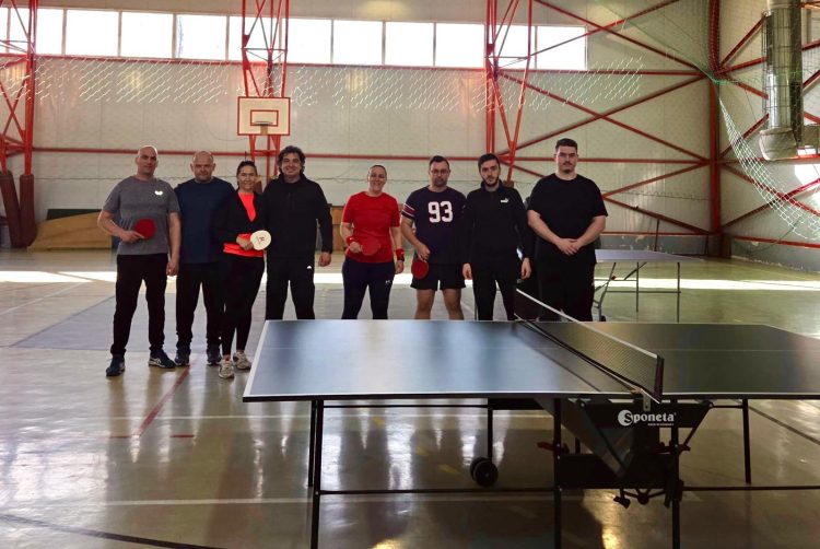 Polițiștii maramureșeni au schimbat uniforma pe paleta de tenis de masă