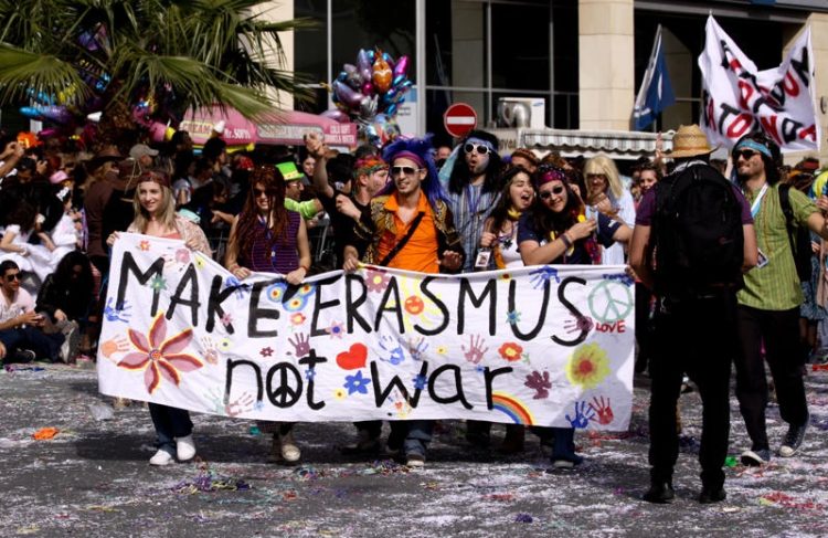 Ești student? Ai putea merge cu Erasmus în Regatul Unit din 2027