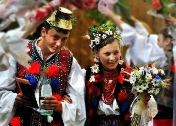„Mândru-i portu’, mândru-i omu’!” – concurs de costume populare la Muzeul Satului din Baia Mare