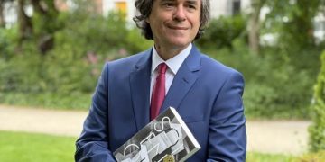 Mircea Cărtărescu și alți scriitori români, prezenți la Festivalul de Carte de la Paris