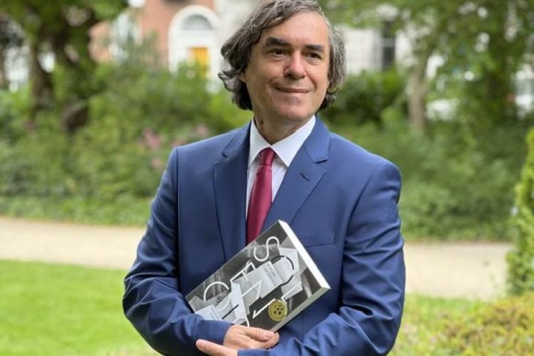 Mircea Cărtărescu și alți scriitori români, prezenți la Festivalul de Carte de la Paris