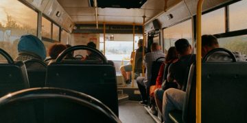 Transport mai clar pentru studenți: cum vor primi universitățile bani pentru deplasările locale