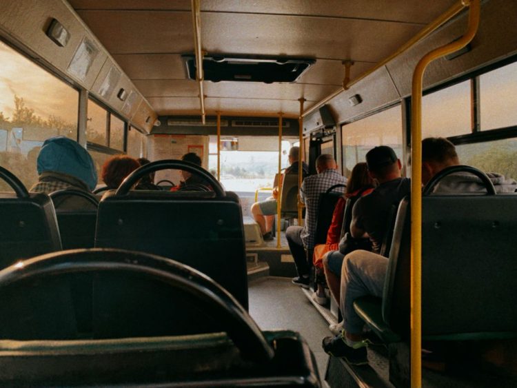 Transport mai clar pentru studenți: cum vor primi universitățile bani pentru deplasările locale