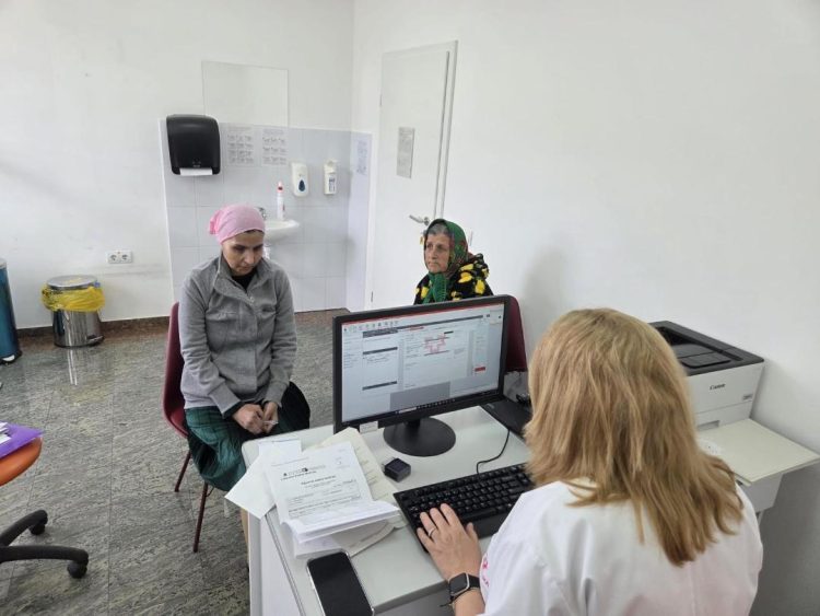 Sprijin pentru persoanele vulnerabile – Beneficiarii Azilului de Noapte, duși la medici