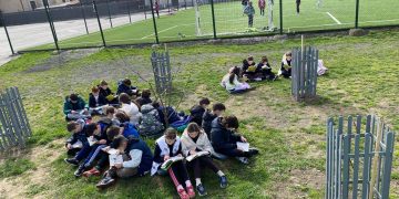 Lectura iese în aer liber – „Picnicul Lecturii” mobilizează elevii din Maramureș