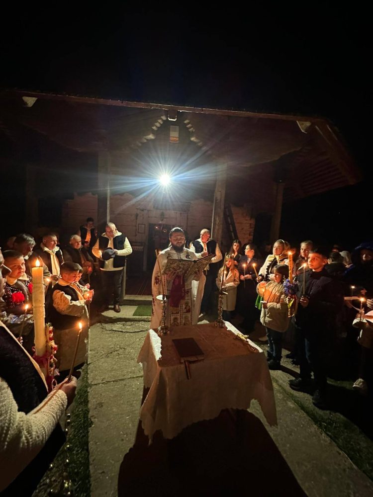 Galerie foto: Praznicul Învierii Domnului la Parohia Ortodoxă „Sf. Ierarh Nicolae” Glod – Maramureș