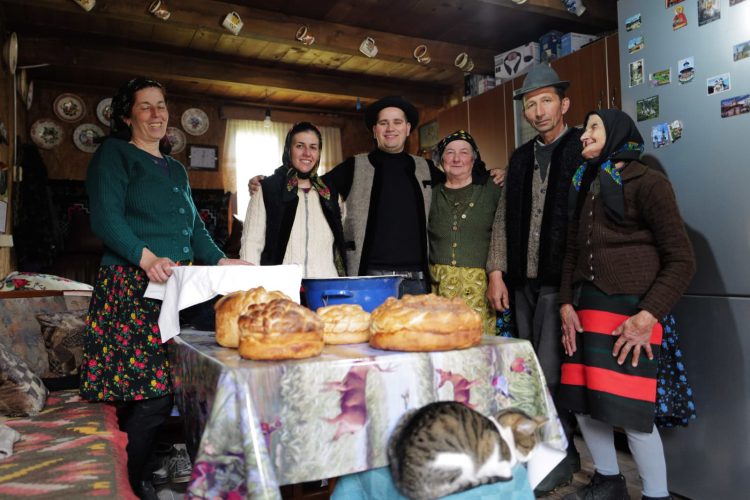 Tradiția vie din Maramureș, readusă în prim-plan prin cercetare etnografică și mărturii autentice