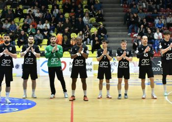 Minaur aduce bucurie de sărbători suporterilor