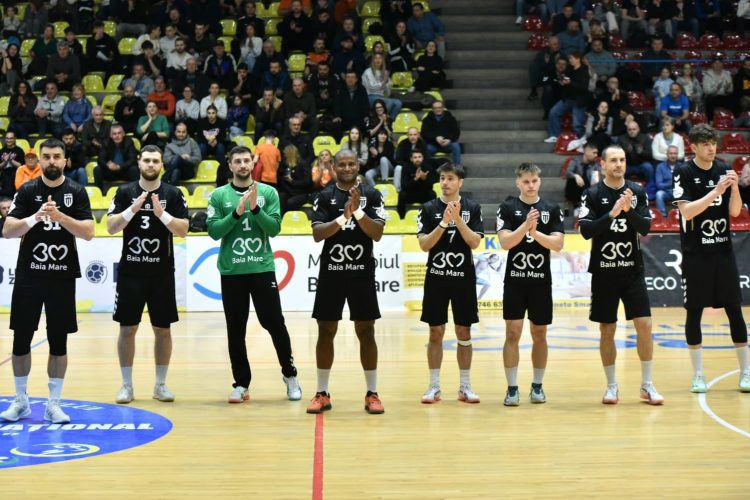 Minaur aduce bucurie de sărbători suporterilor