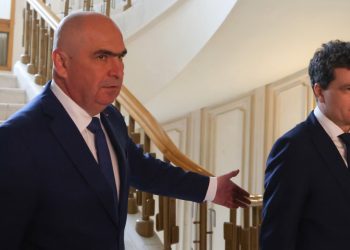 Aoleo, ce tsunami vine! PNL-USR, tusea și junghiul, mișcarea politică ce va răsturna scena politică românească!