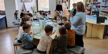 Magia poeziei, descoperită la bibliotecă: Otilia Cazimir, mai aproape de cei mici