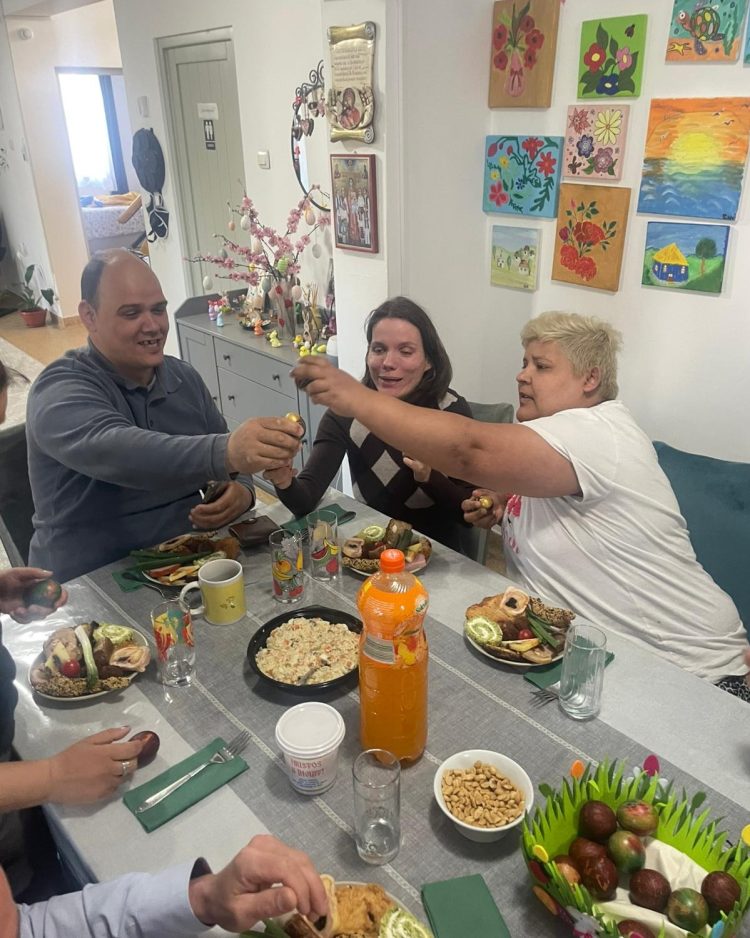 Cum a fost Paștele la Centrul „Pinocchio” din Cărbunari: când grija devine familie