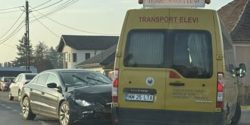 Polițiștii explică cum s-a produs accidentul de la Seini, implicat un microbuz școlar
