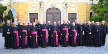 Episcopii catolici din România îndeamnă la rugăciune și post pentru pace, în sprijinul Papei Leon al XIV-lea