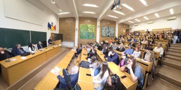 Cornel Munteanu, omagiat la Baia Mare: dublă lansare de carte la 70 de ani de viață