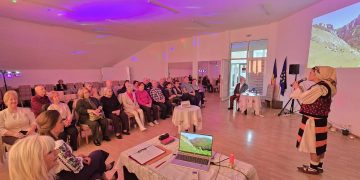 Seniorii băimăreni, reuniți la o întâlnire despre folclor și identitate