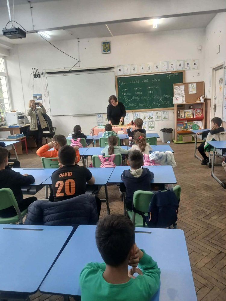 „Covorul povestitor” a prins viață la Școala Gimnazială „Petre Dulfu”