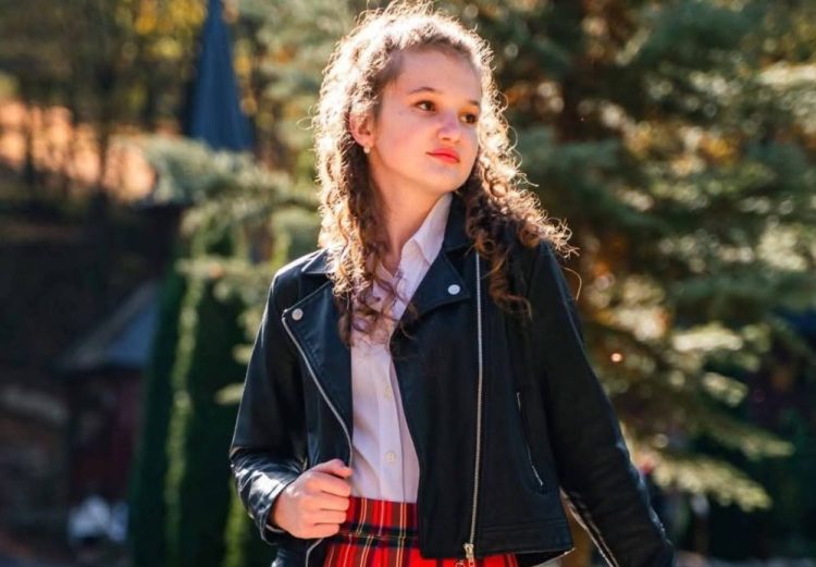 Daria Rus, elevă din Ciolt, premiul I la un concurs regional de arte vizuale