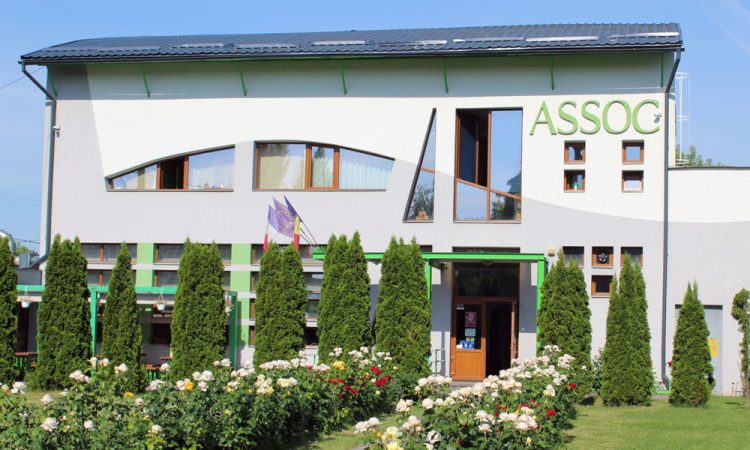 Un pas important pentru modernizarea serviciilor sociale prin proiectul „Dezvoltare prin digitalizare – ASSOC”