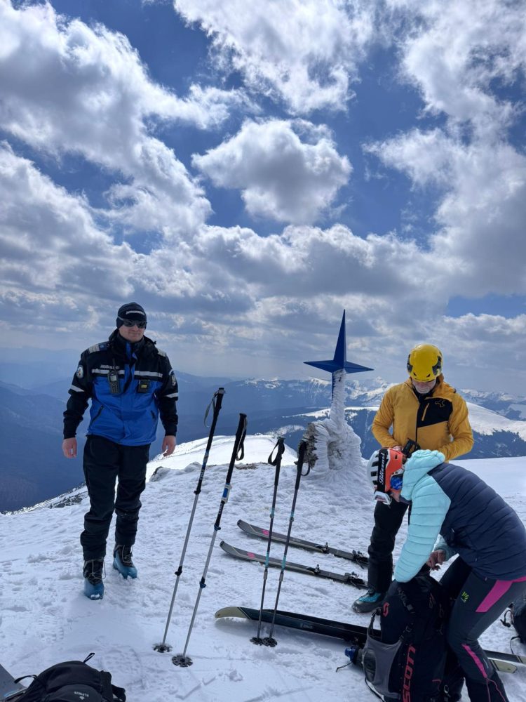 Atenționare pentru turiști: condiții de iarnă pe crestele Munților Rodnei