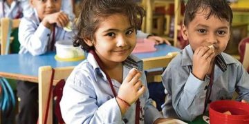 Alimentația copiilor influențează direct performanța școlară. Unul din trei elevi are probleme de greutate, avertizează specialiștii