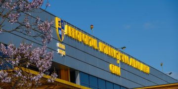 Clujul intră în liga marilor conexiuni aeriene: zboruri directe spre Viena și Frankfurt din vara 2026