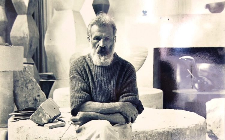 „Anul Brâncuși”: România își redescoperă sculptorul care a reinventat forma și esența artei
