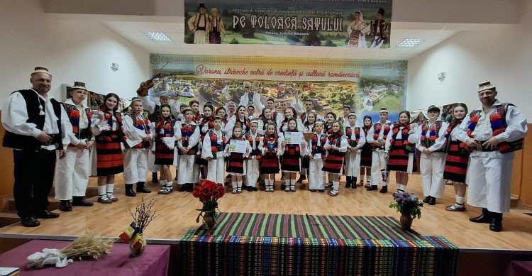 Ansamblul „Coconașii Brebului”, marele câștigător al Festivalului „Pe Toloaca Satului”