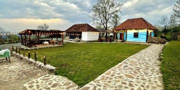 Două zile de tradiție și muzică autentică la Cetatea Fiscilașului din Șișești, de 1 și 2 mai