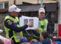 Educație rutieră pentru cei mici, alături de polițiști, la o grădiniță din Baia Mare