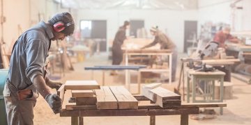 Sălaj: o firmă cu tradiție din Surduc se închide iar 73 de oameni rămân fără loc de muncă