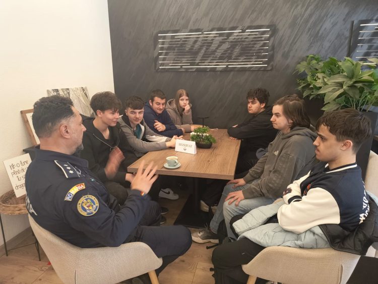 Siguranța personală și relațiile sociale, teme discutate cu liceenii din Baia Mare
