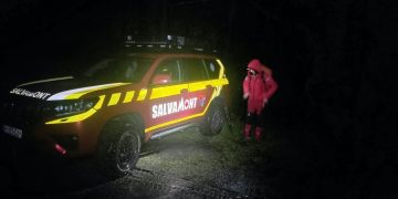 Intervenţie a Salvamont pentru recuperarea a doi ucraineni ”aflaţi în dificultate majoră” pe munte