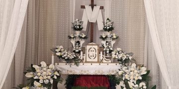 Mâine, Sâmbăta Mare, zi de reculegere pentru creștinii romano-catolici. Liturghia Învierii de la Biserica romano-catolică „Sfânta Treime” din Baia Mare, transmisă la Maria TV