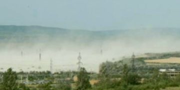 Atenție, locuitori din Recea și Tăuții Măgherăuș! Vântul puternic poate transporta praf de la iazul Bozânta