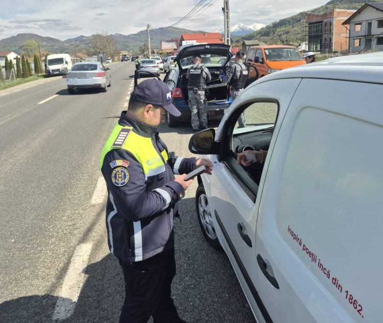 Acțiune a polițiștilor maramureșeni la trecerile la nivel cu calea ferată – 100 de sancțiuni aplicate