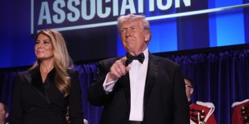 Panică la Casa Albă – Focuri de armă la dineul corespondenţilor. Donald şi Melania Trump, evacuaţi